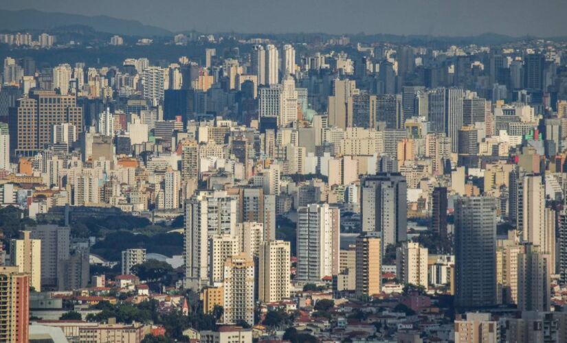 Reflexo da falta de árvores é a alta constante no nível de poluentes na Capital