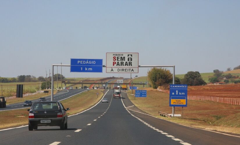 Evite acidentes e garanta uma viagem de carro tranquila; na foto, a rodovia dos Bandeirantes