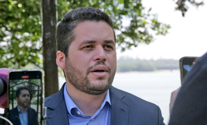 Gilvan, prefeito eleito de Santo André, durante almoço com colegas do ABC