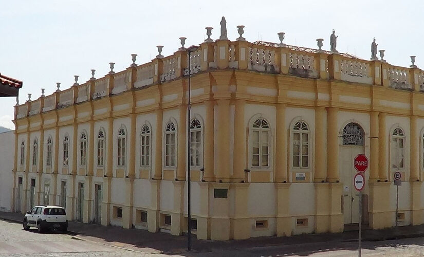 Amparo reúne passeios históricos e belezas naturais 