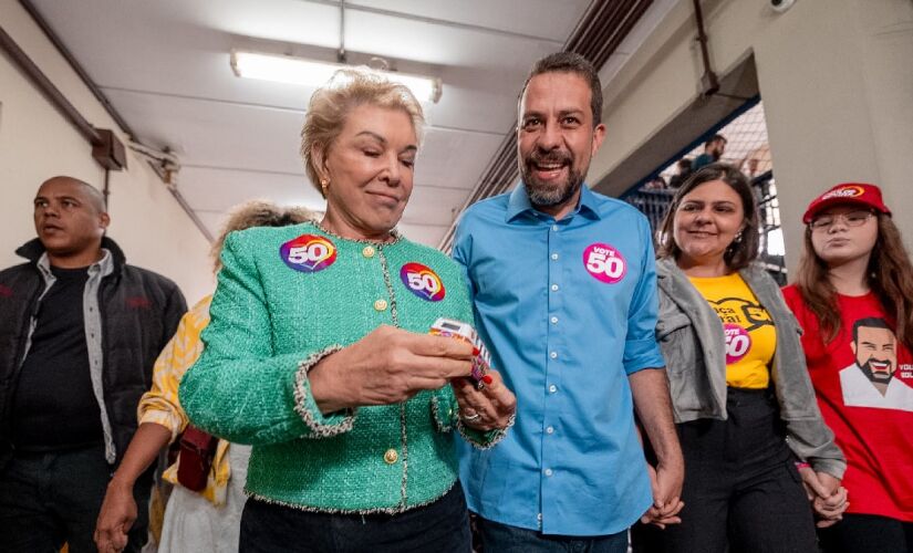 Marta e Boulos durante votação neste segundo turno