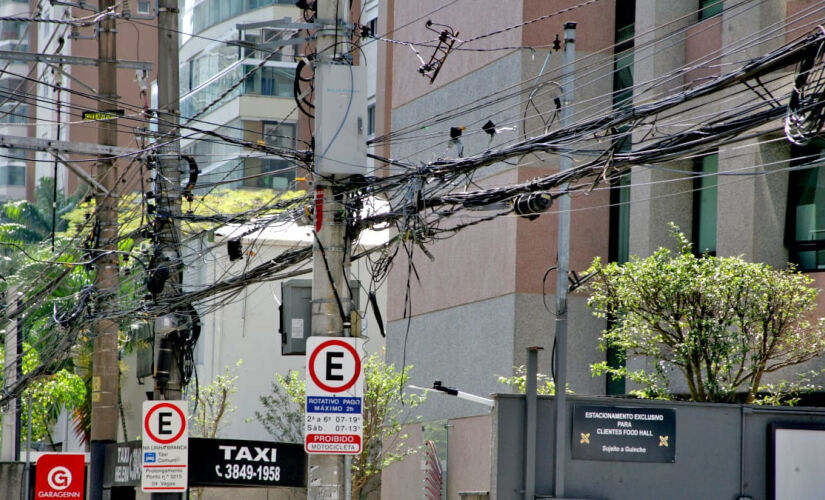 Na capital paulista, apenas 1% de toda a fiação de energia elétrica é subterrânea