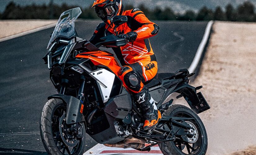 Nova estradeira da Evo, a KTM 1390 S, chega na Europa em fevereiro de 2025