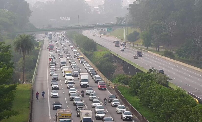 Trânsito carregado na entrada da Capital