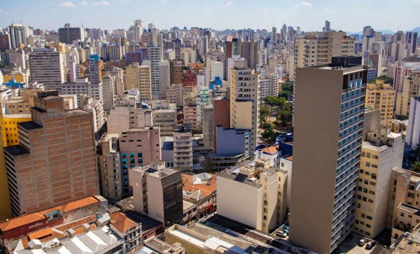 Segundo o Mapa da Desigualdade, divulgado em 2022, na cidade de São Paulo o índice de domicílios em comunidades é de 9,4%