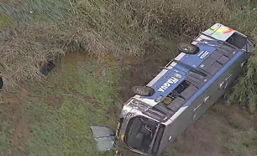 Não havia passageiros no ônibus na hora do acidente