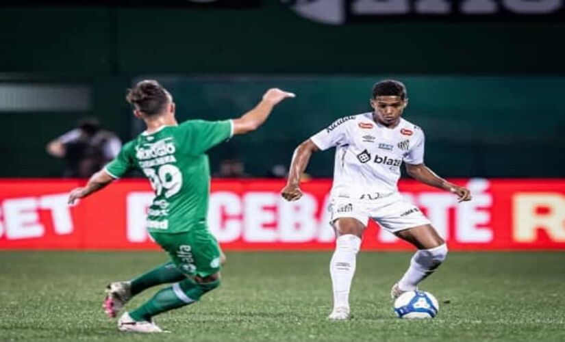 Santos perde para o Chapecoense na série B