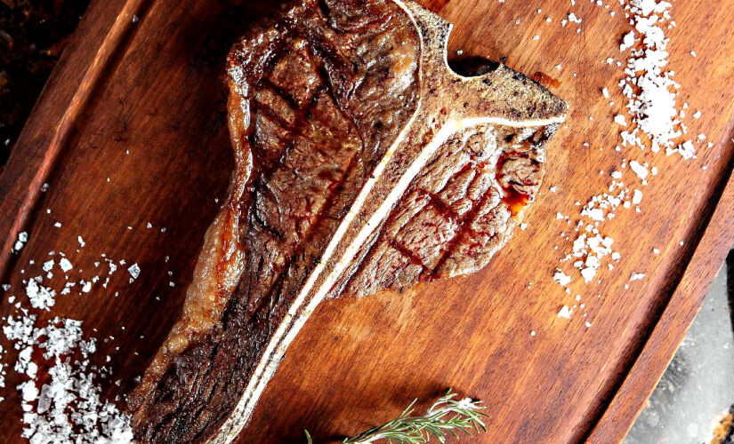 O T-bone leva esse nome por possuir um osso robusto em formato de T