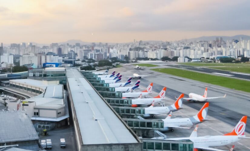 O aeroporto de Congonhas é considerado o executivo do Brasil em função do grande número de passageiros que viajam a negócios entre São Paulo e outros grandes centros.