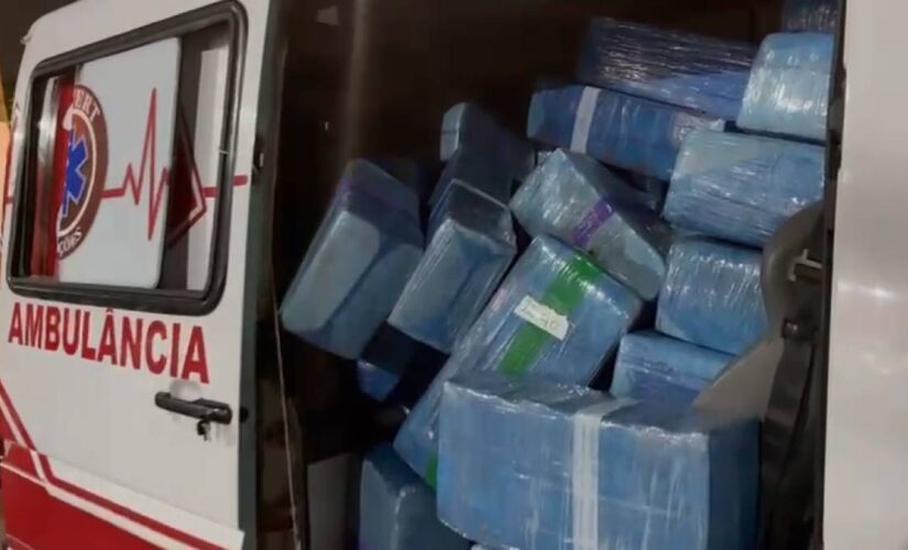 Deic apreende 1,5 tonelada de drogas em ambulância 