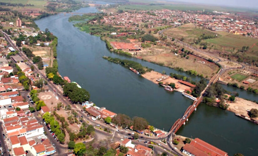 Localizada a 290 quilômetros da capital paulista, a cidade de Barra Bonita se destaca por ter um cenário verde belíssimo, atrativos históricos e passeios de barcos para até 600 pessoas