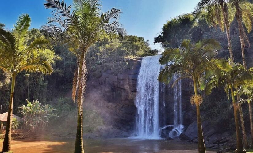 Para quem deseja pausar a rotina e relaxar, a Cachoeira Grande, em Lagoinha, no interior de São Paulo é uma ótima opção