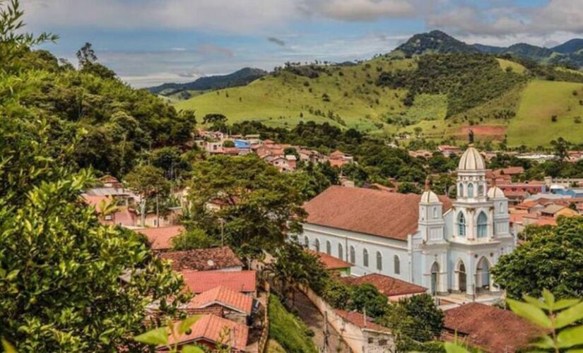 A estância climática de São Bento do Sapucaí oferece diversas trilhas para os amantes do ecoturismo