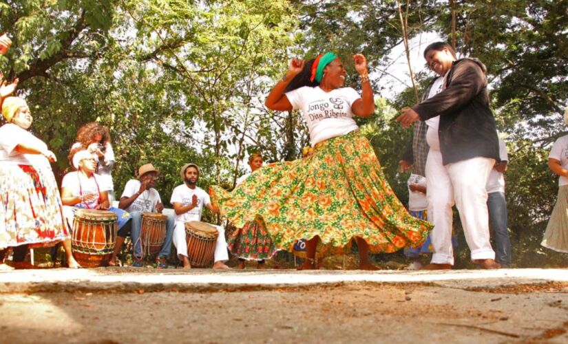 Jongo é expressão que combina canto, dança e batuque