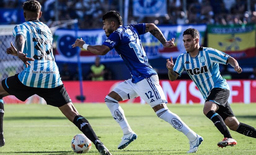 O Racing venceu o time do Cruzeiro por 3 a 1 e se sagrou campeão da Sul-Americana