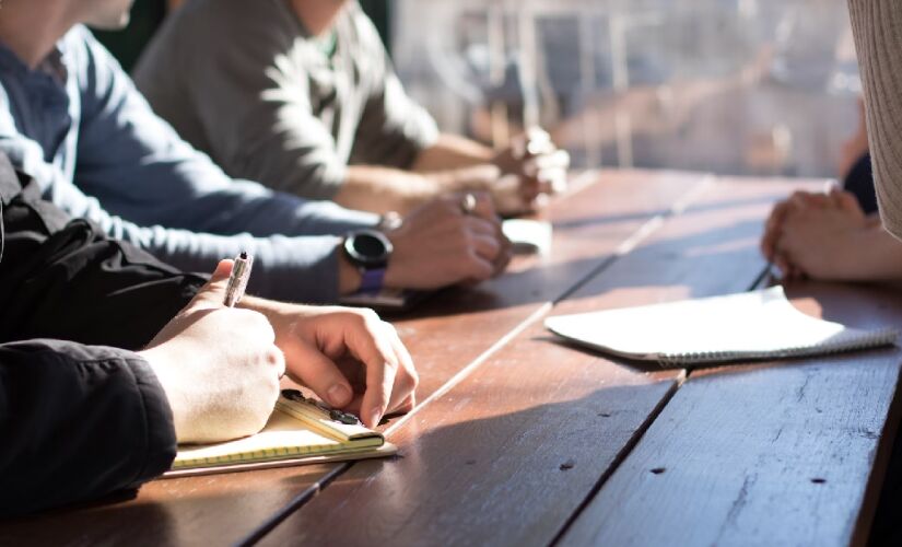 O networking é algo fundamental para a rotina empresarial, sendo um hábito que deveria estar presente no dia a dia de todo funcionário