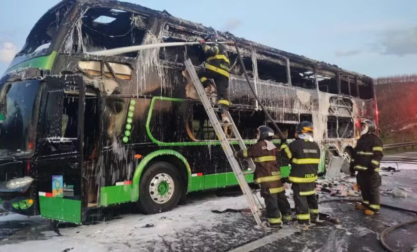 Ônibus saiu da capital paulista e tinha como destino a cidade de Araguari, em Minas Gerais.