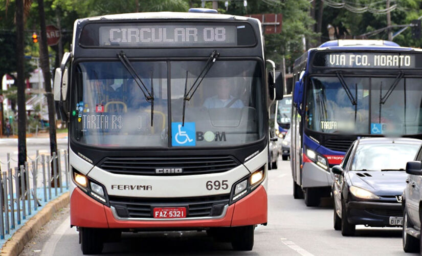 Não é necessário apresentar carteira de estudante, comprovante de inscrição no Enem ou outra documentação para ter direito a gratuidade no transporte  