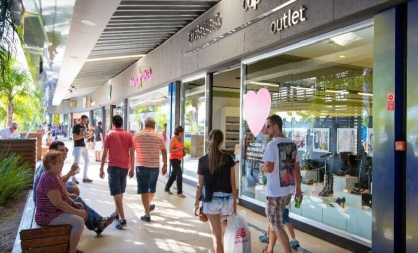 Outlets do Estado têm peças que chegam a 80% de desconto