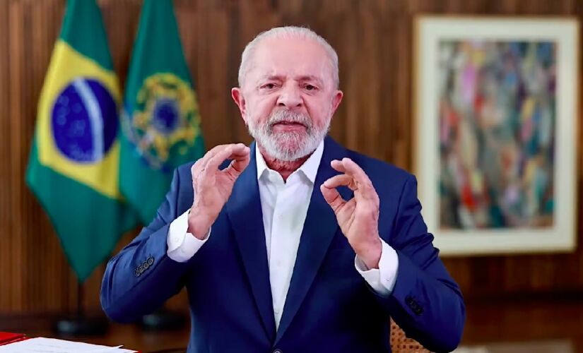 Lula retirou o dreno na noite desta quinta-feira (12/12) e recebeu visita da família