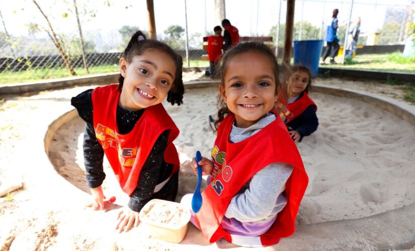 Programa gratuito recebe crianças de até 14 anos