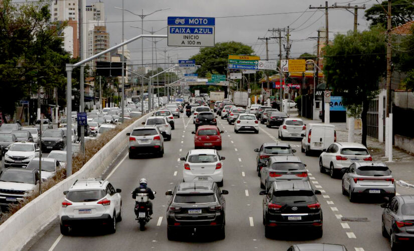 Trânsito na avenida 23 de Maio, em São Paulo