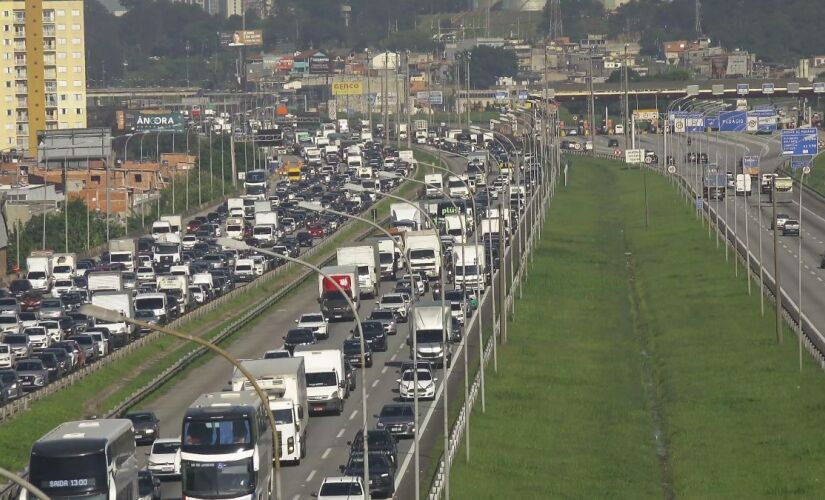 Trânsito complicado nas principais rodovias que entram em São Paulo