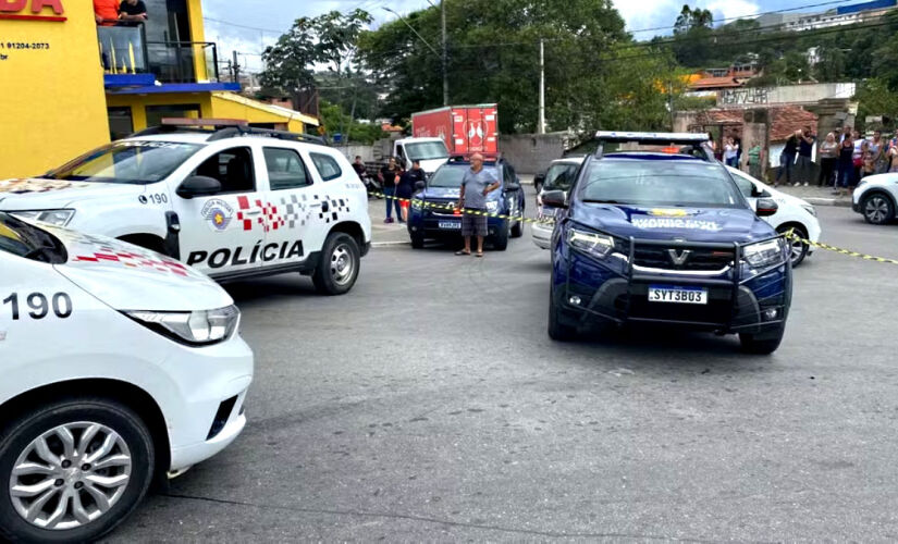 Trio foi preso após perseguição policial em alta velocidade pela rodovia Fernão Dias, no interior paulista