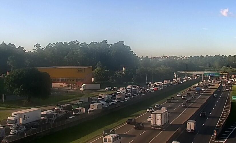 Interdição gerou cinco quilômetros de congestionamento