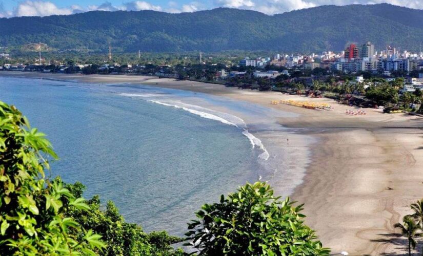 Corpo foi encontrado na praia da Enseada, no Guarujá 