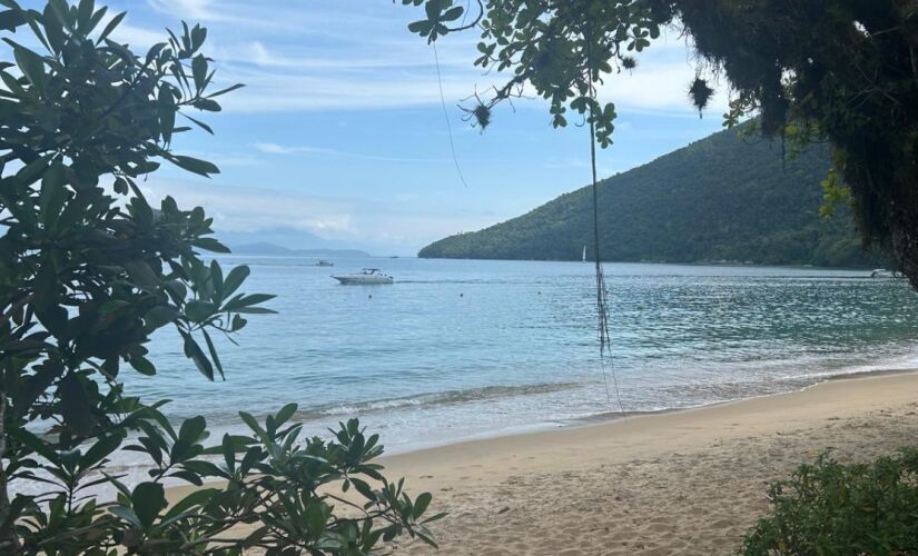 Ilha Anchieta, em Ubatuba, recebe impulso no turismo após instalação de hostel