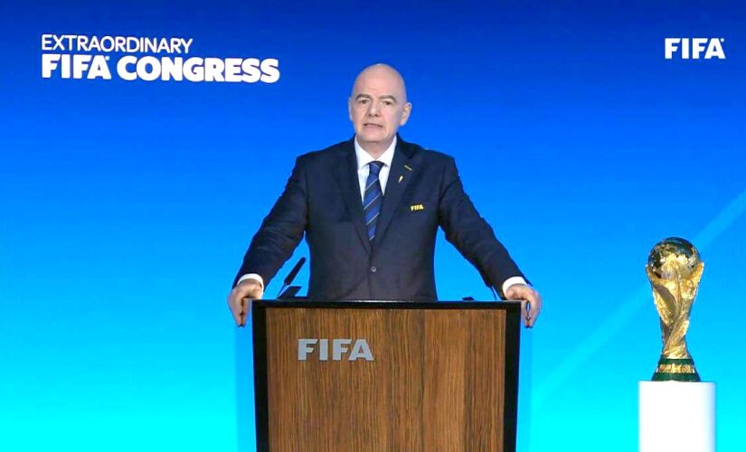 Presidente da Fifa, Gianni Infantino, comentou o fato de levarem o futebol para mais países