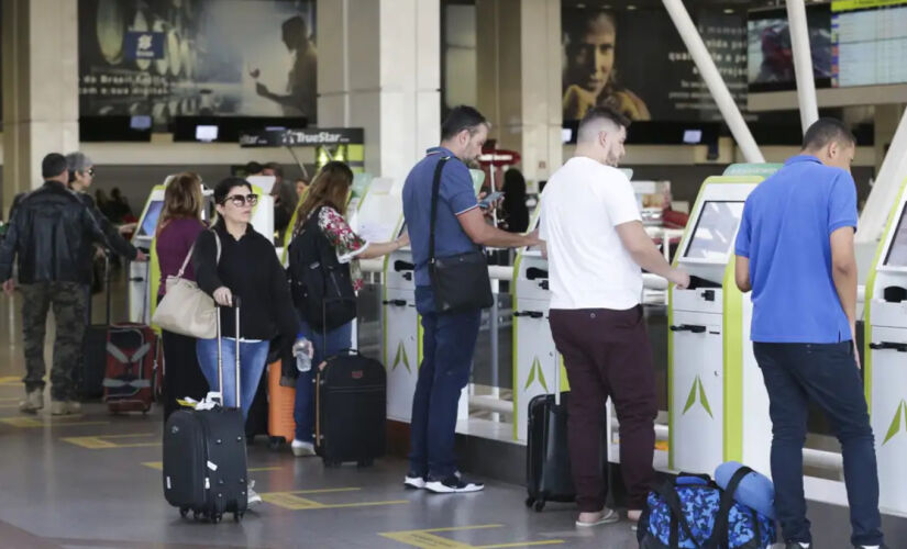 Aprenda a economizar em passagens aéreas com este serviço gratuito do Google