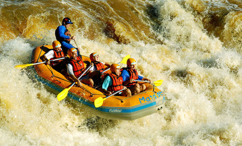 Rafting em um rio de Brotas, no interior de São Paulo