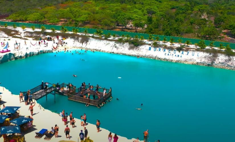 Buraco Azul, no Ceará, é um dos pontos turísticos mais impressionantes do estado