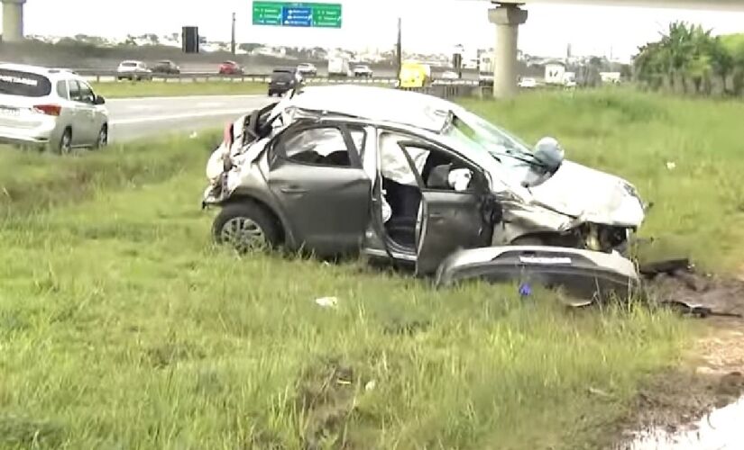 Motorista ficou gravemente ferido após capotamento