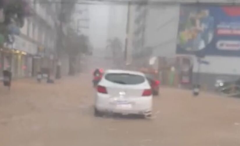 Chuvas causam alagamentos de mais de 100 mm em Balneário Camboriú