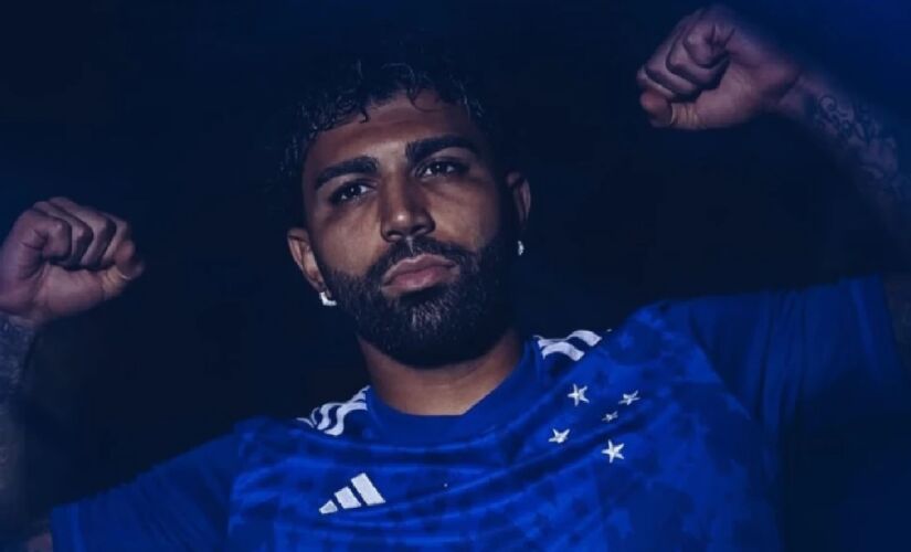 Gabigol publicou foto usando a camisa do novo clube