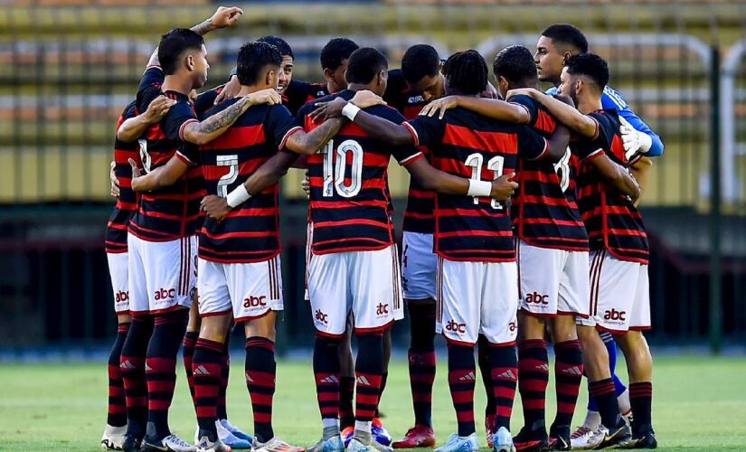 Flamengo enfrenta o Cruzeiro-PB neste domingo