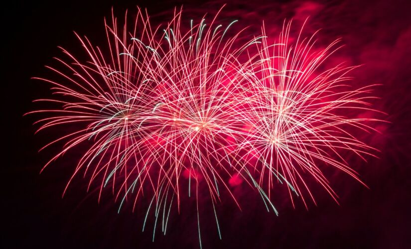 Entender a Química por trás dos fogos de artifício ajuda a olhar o céu iluminado com outros olhos.
