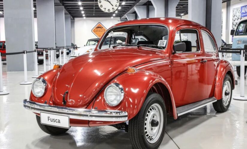 Com sua combinação de simplicidade mecânica, design icônico e história rica, o Fusca transcendeu sua função original de transporte para se tornar um símbolo cultural. 