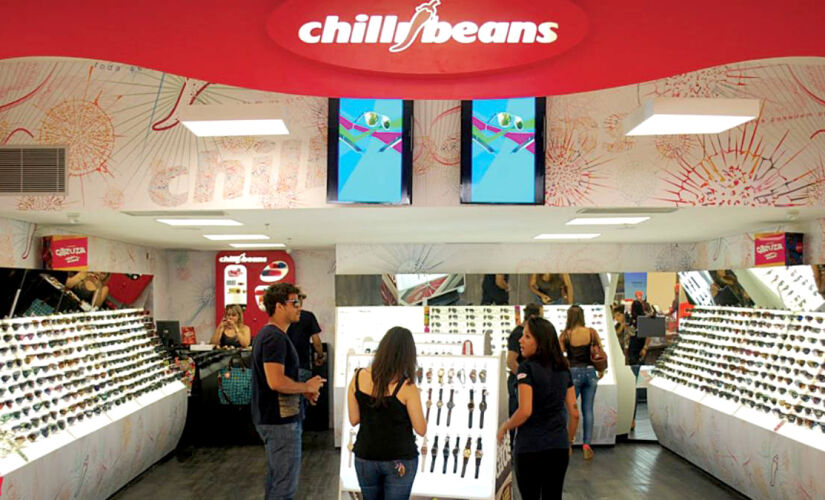 Loja Chilli Beans fará parte do bazar e pode chegar até 80% de desconto