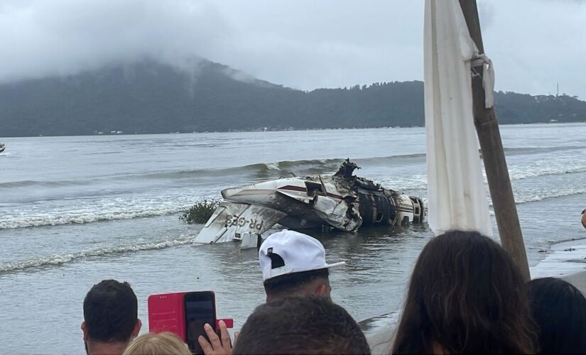 Avião caiu na manhã desta quinta em Ubatuba