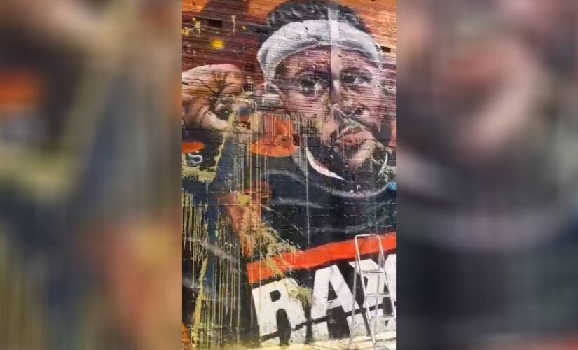 Grafite em homenagem ao atacante Memphis Depay foi alvo de ataque na Grande São Paulo   