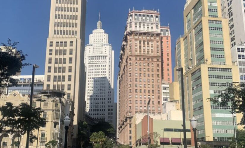 Passeio pelo centro revela belezas históricas dos prédios da Capital