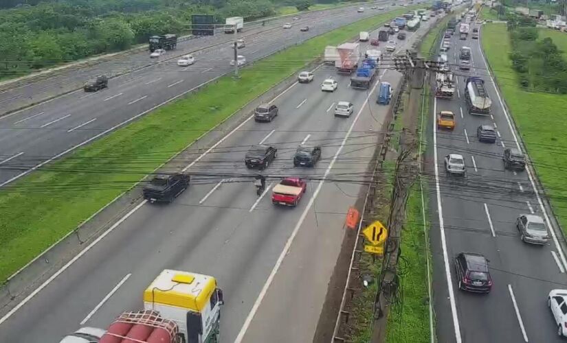 Trânsito carregado nas rodovias que entram em São Paulo