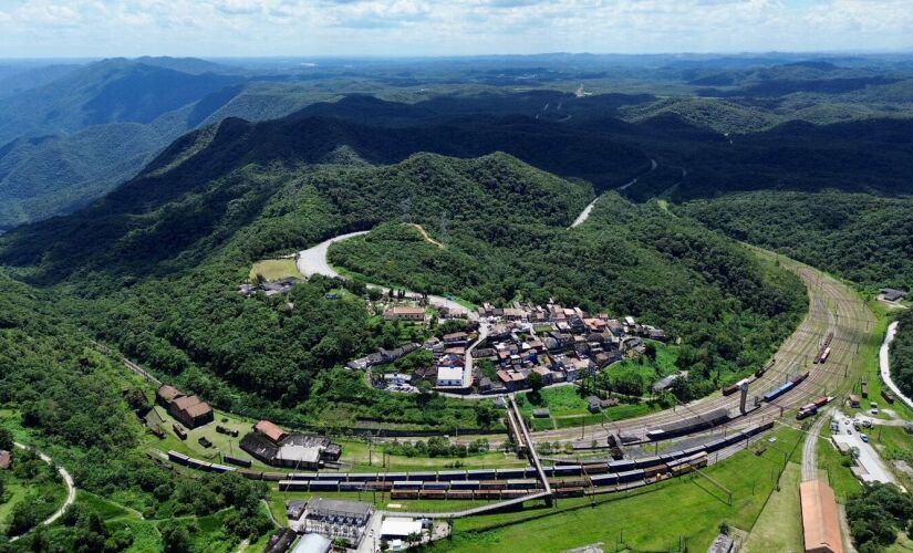 Trilha da Pedra Lisa possui 3.200 metros de extensão e liga Santo André a Santos