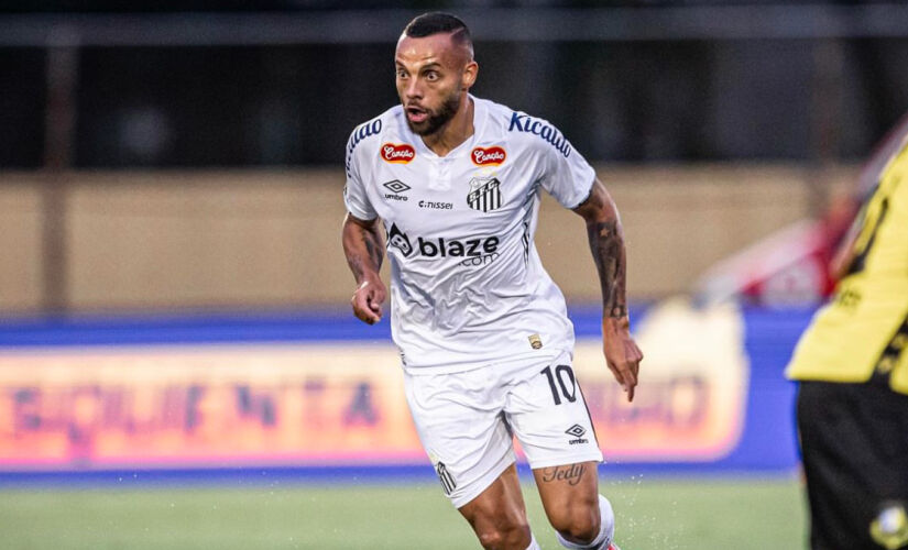 Com um gol do São Bernardo anulado por impedimento, Guilherme abriu o placar para o Peixe