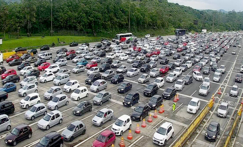 Motoristas que estão se deslocando para o Litoral ou tentando retornar à Capital nesta quinta-feira (2/1) terão que ter paciência