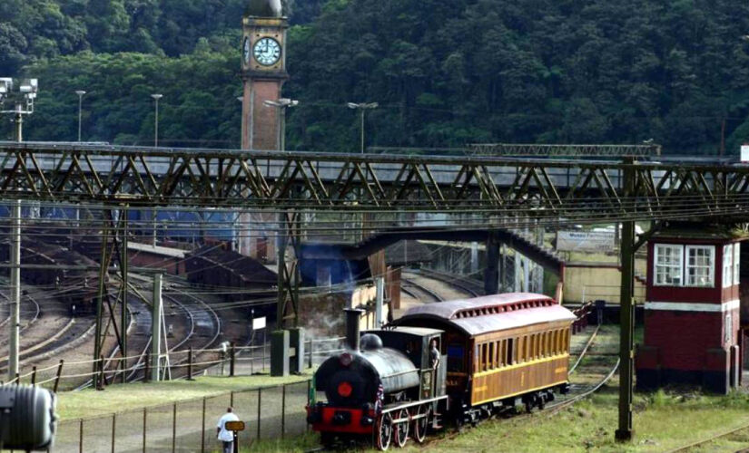 A experiência do Expresso Turístico sai da Estação Luz e vai para Paranapiacaba em um trajeto de 48 quilômetros